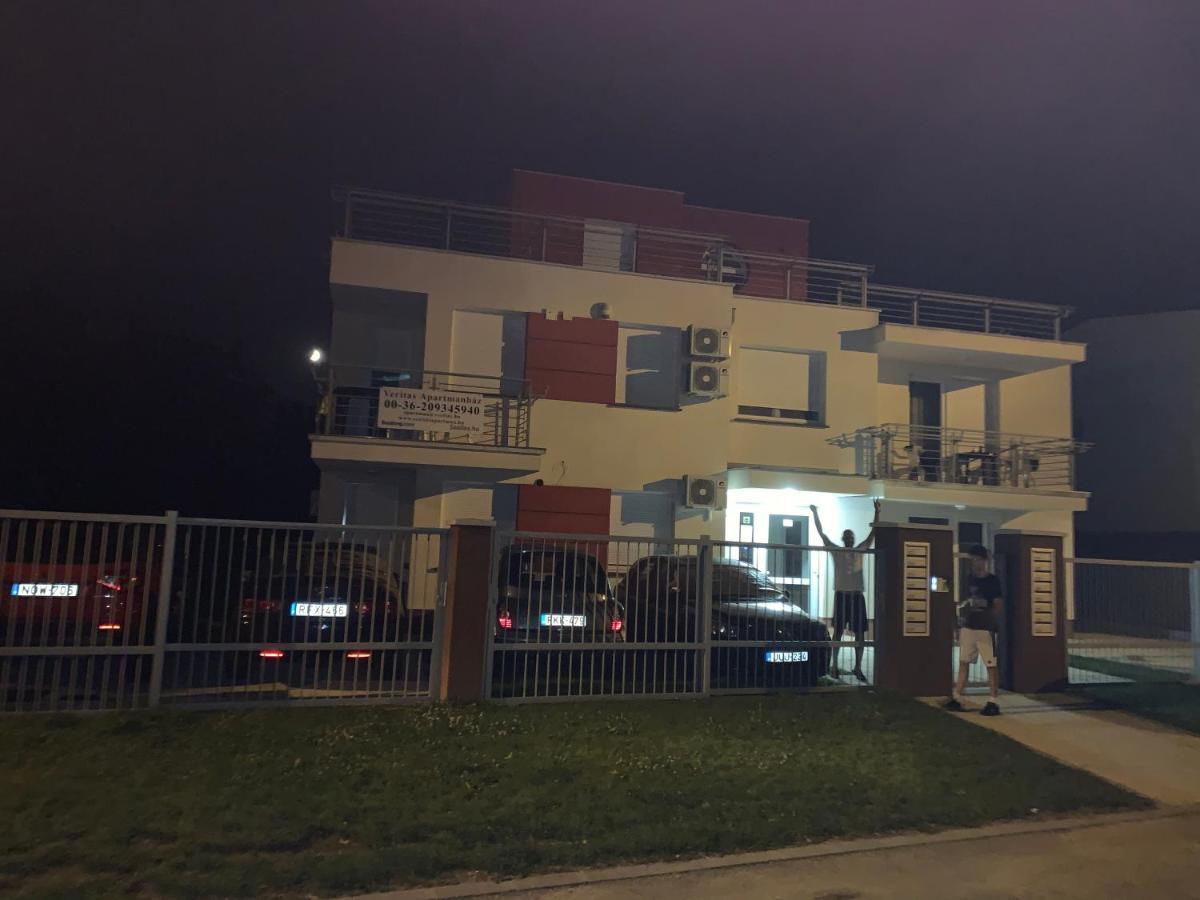 Veritas Apartment Zamardi Exterior photo